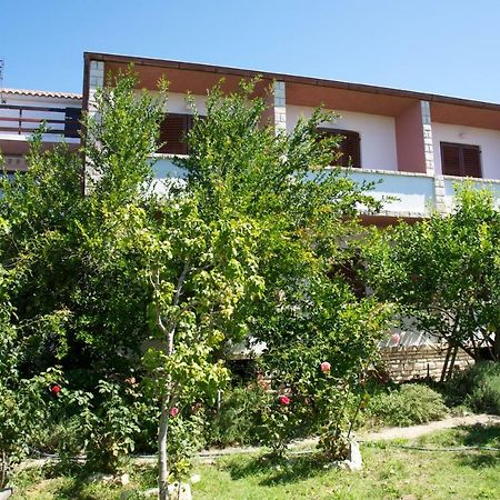 Apartments Slavica Раб Экстерьер фото