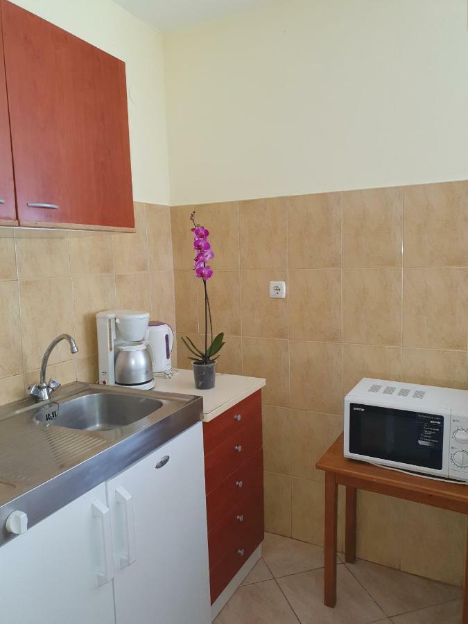 Apartments Slavica Раб Экстерьер фото