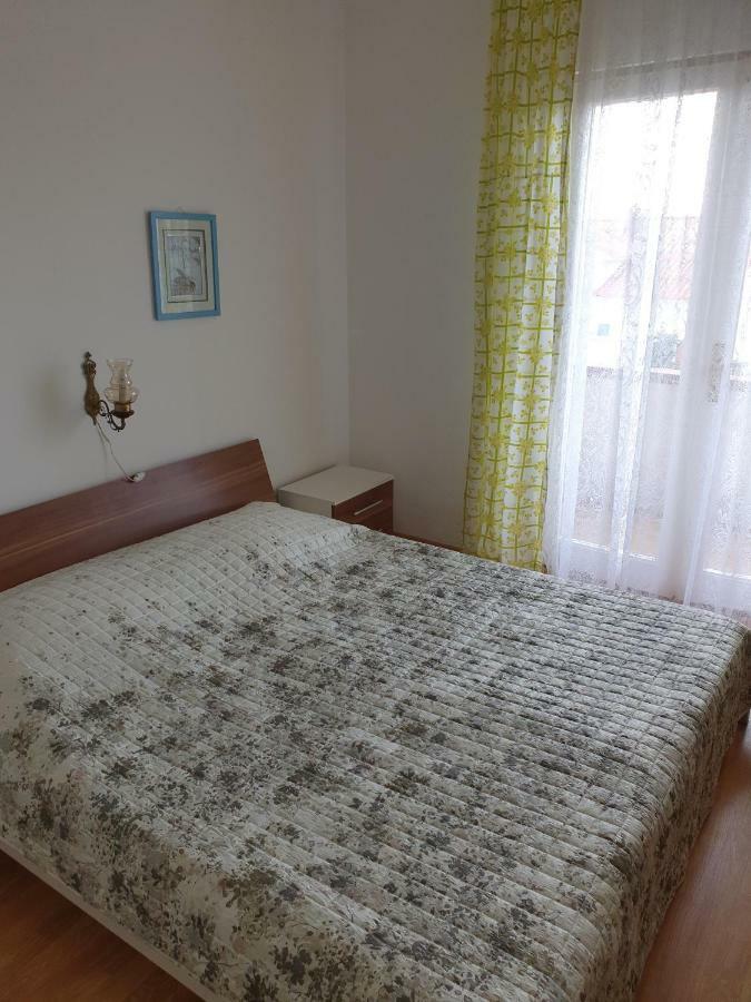 Apartments Slavica Раб Экстерьер фото