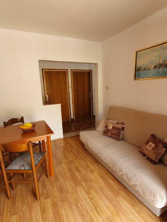 Apartments Slavica Раб Экстерьер фото