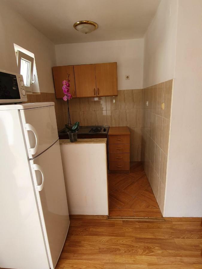 Apartments Slavica Раб Экстерьер фото