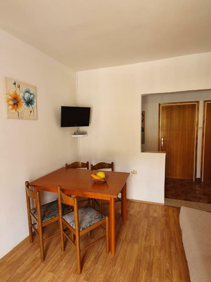 Apartments Slavica Раб Экстерьер фото