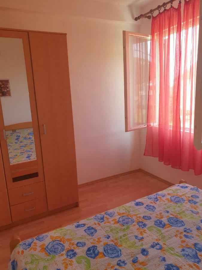 Apartments Slavica Раб Экстерьер фото